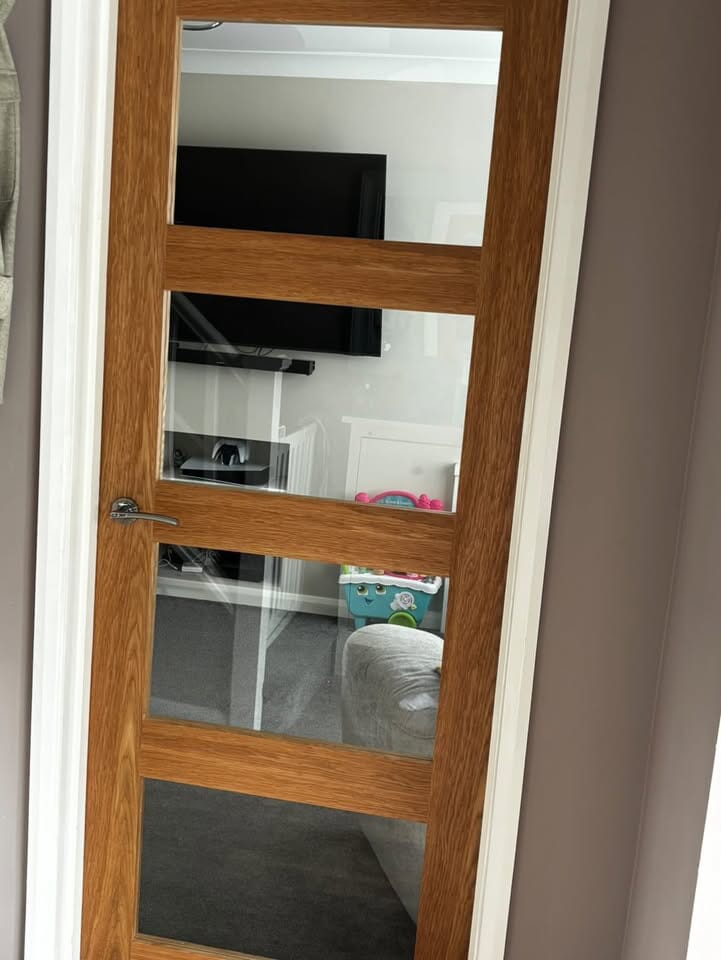 1981 x 533 x 35mm (21") Oak Shaker 4 light - Prefinished Clear Glass Internal Doors